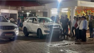 Akbar was the first to vacate the government bungalow